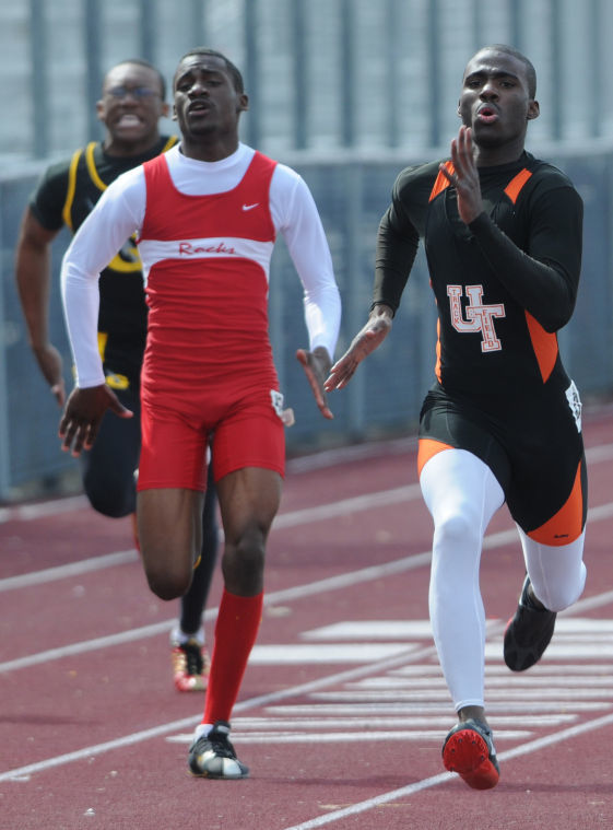 Teague helps Panthers run to impressive win in Moline
